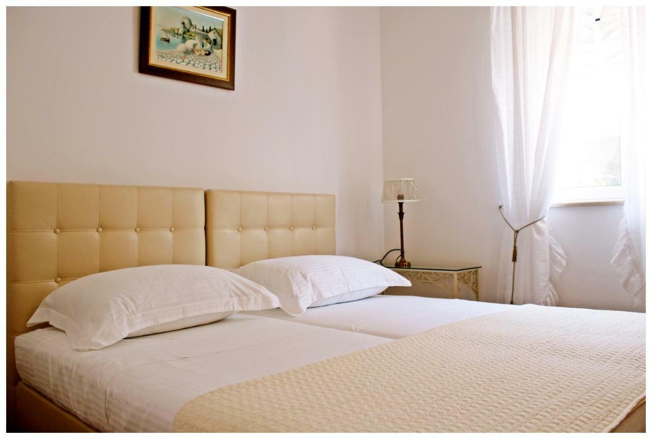 Casa Zorana-Alba Apartments Trogir Habitación foto
